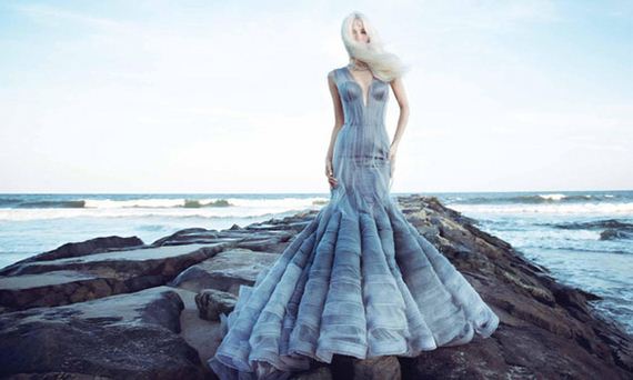 Surreal-And-Wonderful-Photos- Models-Mermaids